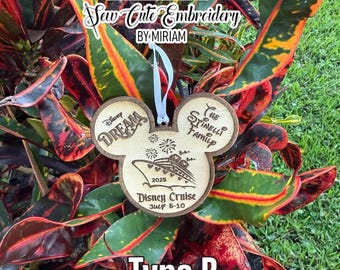 Adorno de crucero de Disney personalizado con fechas - Adorno navideño - Recuerdo grabado con láser en madera - Regalo personalizado - Extensor de pescado - Crucero