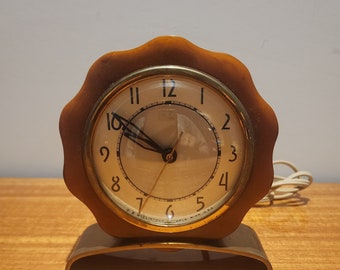 1940s O. B. McClintock Co. Circa 1948 Catalin Bakelite Electric Alarm Clock, Model 15D700