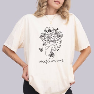 Wildflower Soul T-shirt, Floral Free Spirit Shirt, Minimalist Dreamer Tee, Pretty Flower Wilderness Short Sleeve, Free Hippie Soul T Shirt