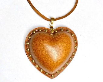 II【Radiant Love】 Handcrafted 3D Heart Leather Necklace