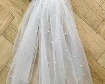 Pearl short veil, hen party veil, bride to be veil, pearl veil, short pearl veil