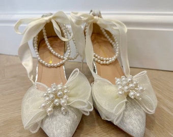 Bridal wedding shoes with bow, bow wedding shoes, bride shoes, wedding shoes, white wedding shoes, wedding shoes, pearl strap wedding shoes