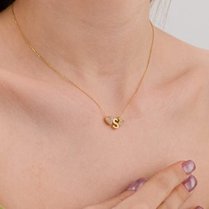 Collar de letras de corazón de piedra fundida, collar de oro hecho a mano, regalo perfecto para ella, collar de letras delicadas, regalo del día de la madre para la esposa