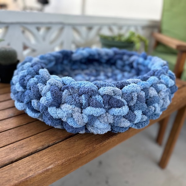 Crochet pet bed, Handmade pet bed, Chunky knit pet bed, Crochet cat bed, Crochet dog bed, Large pet bed, Cozy, Soft, Washable, Warm, Gift