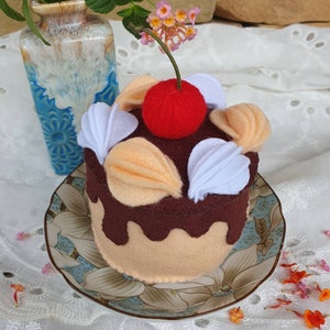 Breakfast toy,Felt fruits,felt cake,strawberry cake,hand made,gifts for baby,party toy