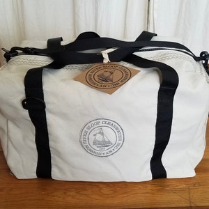 Sloop Clearwater Mails&#39;l Rectangle Duffle Bag