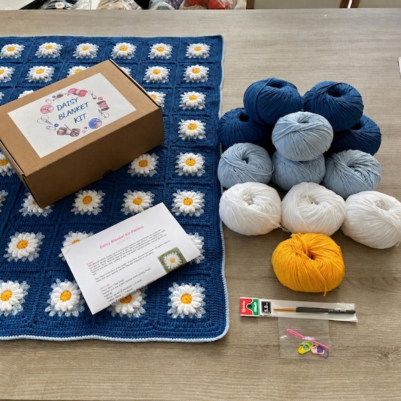Crochet Daisy Blanket Kit: DIY 3D Floral Throw - Beginner Friendly