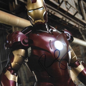 Robert Downey Jr Iron Man Signed Authentic 8x10 Photo Global COA