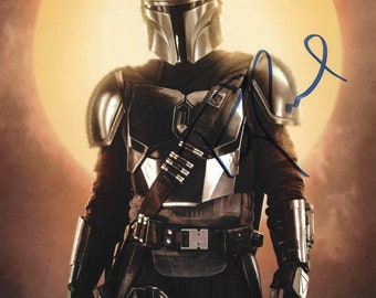 Pedro Pascal The mandalorian Signed Authentic 8x10 Photo Global COA