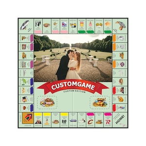 Könnte beinhalten: Individuelles Brettspiel mit Hochzeitsfoto in der Mitte. Das grüne Spielbrett hat verschiedene Felder und den Text "CUSTOMGAME CUSTOM EDITION" in einem roten Banner.