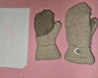 Noel Neutral Mittens