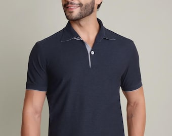 Polo de algodón azul marino hecho a mano: cuello de una pieza, detalle bicolor