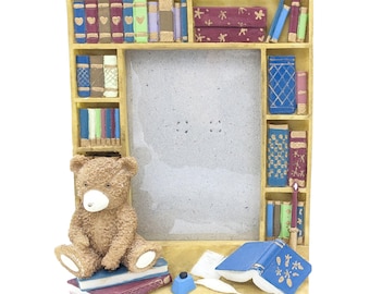 Vintage Bear Picture Frame 3D | Teddy Bear in Library Photo Frame | Retro Cute Bear Figurine Picture Holder for Nursery Child’s Bedroom