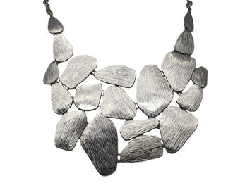 Silvertone Pebble Bib Necklace | Textured Modernist Plates | Adjustable 46–53 cm or 18-21 in