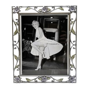 Vintage Marilyn Monroe Subway Grate Scene Print in Picture Frame|Large Metal Pewter Photo Frame and Marilyn Monroe Photo 8x10 in