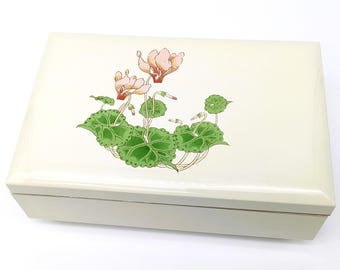 Vintage Music Jewelry Box Otagiri Cyclamen Lacquer Plays You Light Up My Life | 70s Japanese Floral Lacquerware Jewelry Storage | Love Gift