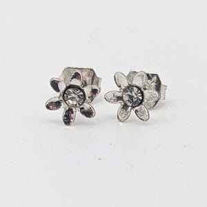 Vintage Tiny Stud Flower Earrings | Silver Tone Rhinestone Daisy Flower Little Pole Earrings | Cute Pole Earrings Child and Adult