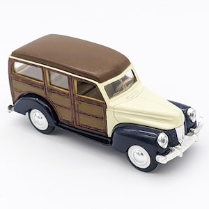 1940 Ford Deluxe Woody Wagon Diecast Vintage Model Car Sunnyside SS 5706 | Rarity Yellow Beige Cream | Made by Selido |  1:32 Scale Replica