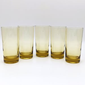 Vintage Bernsteinglas Becher 5er Set |Midcentury Moderne Bernstein HonigGold Trinkgläser aus den 70er Jahren | Retro Glaswaren Bernsteinfarben Set
