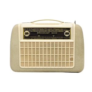 Cortina Transa de Luxe P17V Portable Radio 1960 Norway | Beige Leatherette AM Broadcast Band Transistor Receiver | Vintage Decor Piece