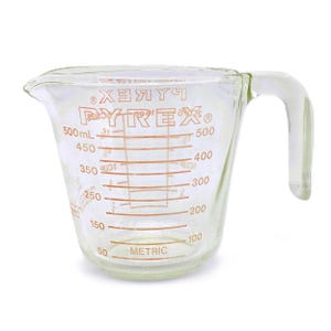 Auténtico Vaso Medidor de Vidrio Pyrex 517 Vintage 2 Tazas | 500 ml Graduación Métrica | Coleccionable Corning Ware Letras Rojas
