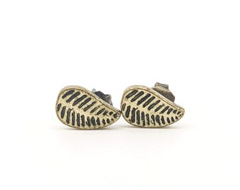 Vintage Small Leaf Stud Earrings Oxidized Golden Post Earrings |Dainty Petite Old Gold Tone Leaves Stud Earrings |Nature Brass Tone Earrings