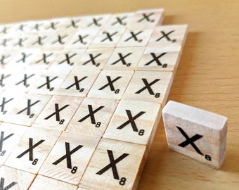 Houten scrabble-tegels letter x voor scrapbooking, handwerk, kunst en ambachten