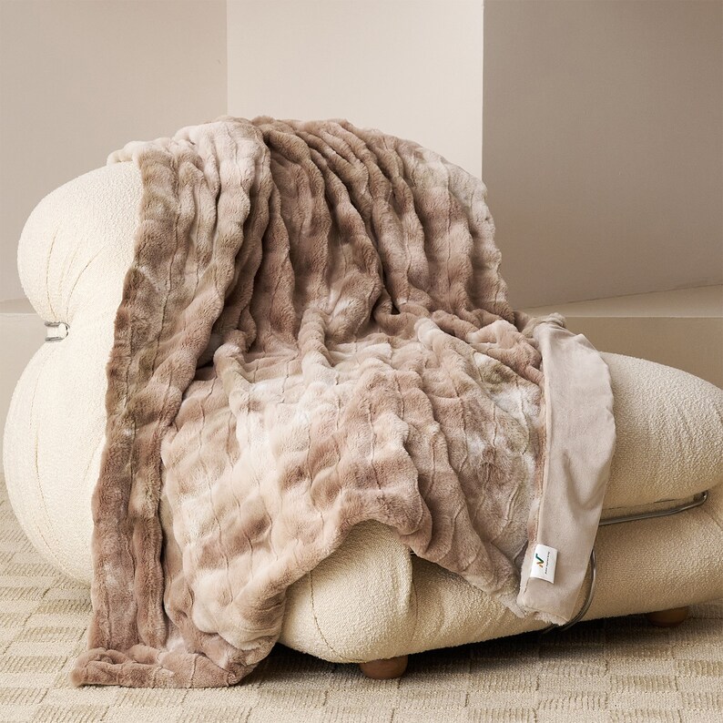Faux Rabbit Fur Throw Blanket in Luxury Plush, 50x60, Super Soft, Thick