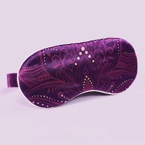 Netbors 100% 22mm Mulberry Silk Sleep Mask with Steam Pocket and Velvet Elastic Band – Luxury Silk Eye Mask, Gift-Ready, Indian Design