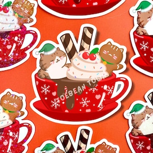 Autocollant mignon de chat de Noël |  Chat dans un chocolat chaud au cacao | Sticker holographique pour bouteille d'eau pour ordinateur portable en vinyle brillant | Cadeau de Noël pour les amoureux des chats