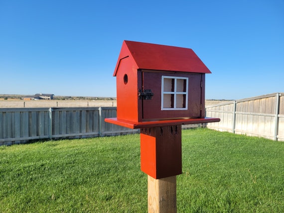 Handmade custom bluebird house. Sturdy outdoor long lasting birdhouse. Yard decor. Functional birdhouse. Bird refuge. Safe birdhouse.