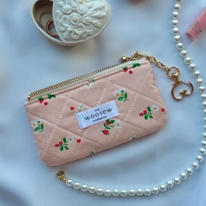 Handgenähtes gestepptes Kartenetui - Reißverschlusstäschchen, winzige Blumen Make-up-Tasche, süßes Schlüsseletui für Bargeld, Quittungen, Lippenstift