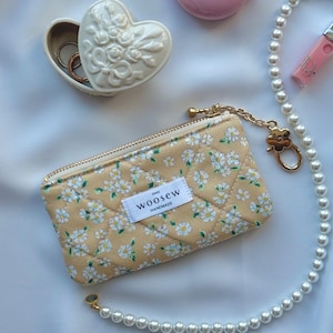 Handgemachte gesteppte Reißverschlusstasche Münzgeldbeutel - Kleine Blumen Make-up-Tasche, Kartenhalter, niedliche Schlüsselanhänger für Bargeld, Quittungen, Lippenstift
