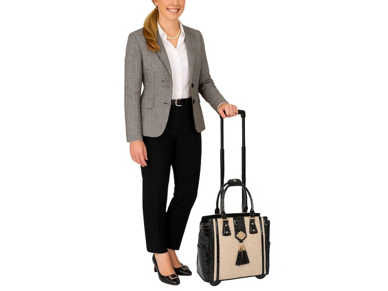 Pu&ograve; includere: Un set di tre tazze in ceramica con finitura opaca e macchiettata. Le tazze sono nei toni del crema, grigio chiaro e grigio scuro. Ogni tazza ha un design semplice e minimalista, perfetto per caff&egrave; o t&egrave;.