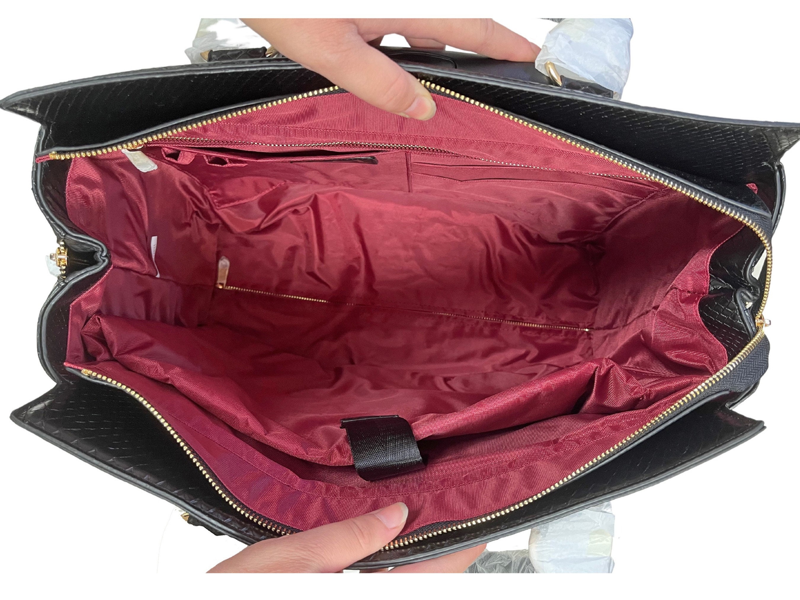 COSMOPOLITAN Black Patent Gator Rolling Ipad, Tablet Laptop Tote