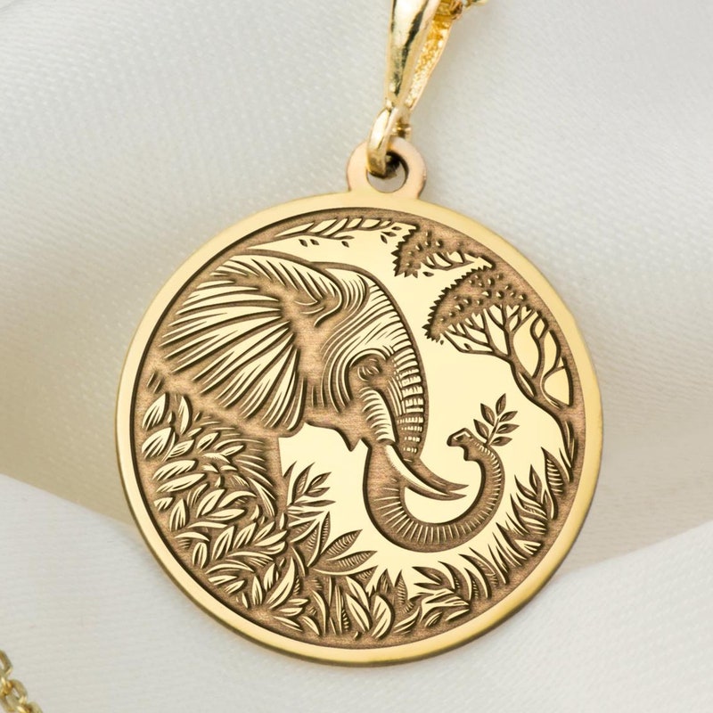 ELEPHANT - ROUND PENDANT