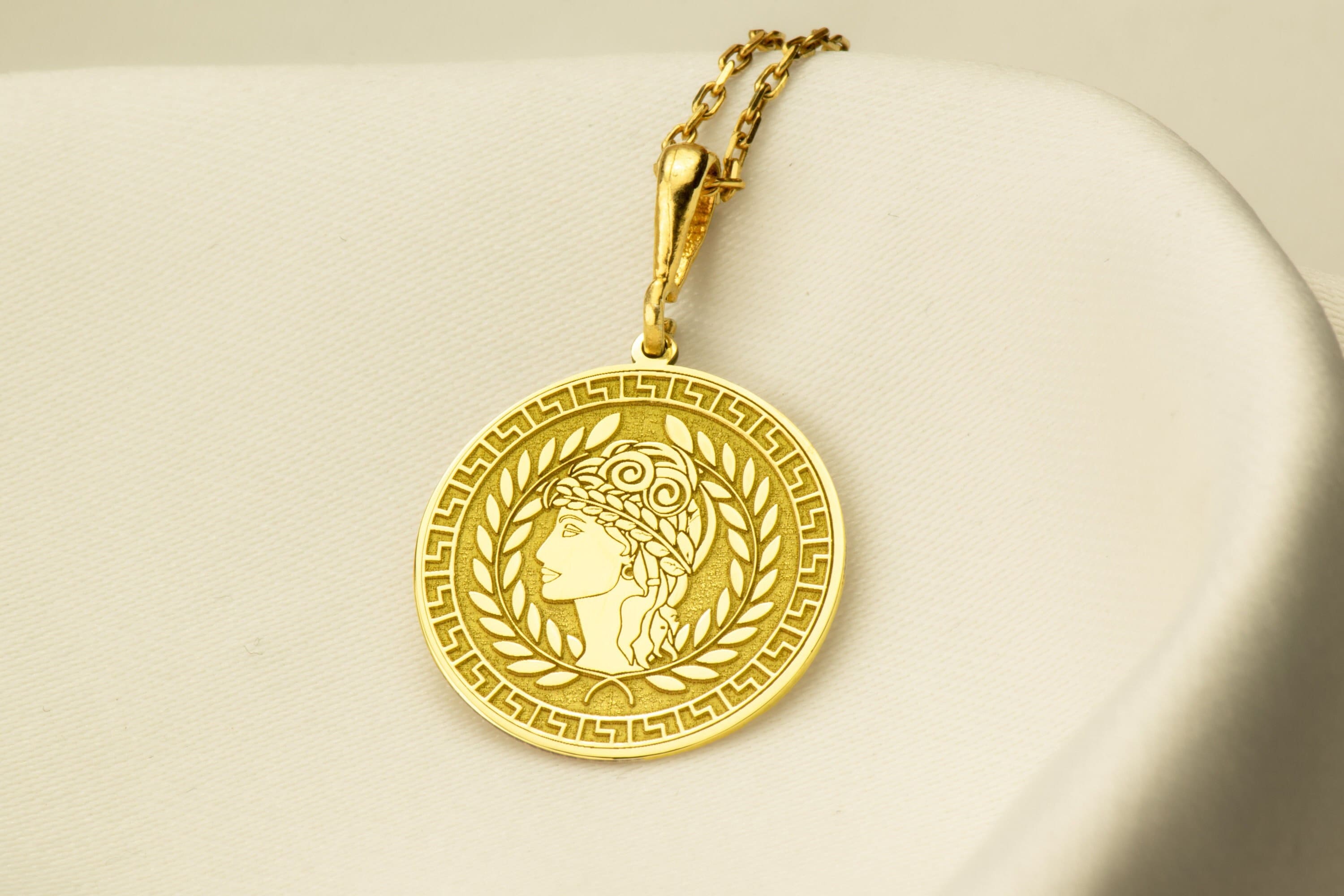 Helen Ficalora Letter C Charm Bracelet Helen Ficalora 14kt Yellow