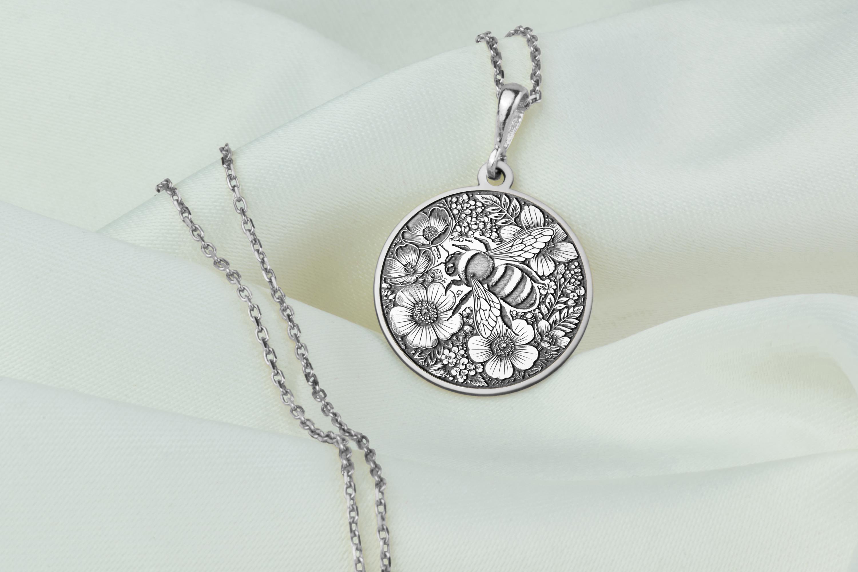 14K Solid Gold Bee Necklace, Floral Animal Pendant - Etsy display picture 2