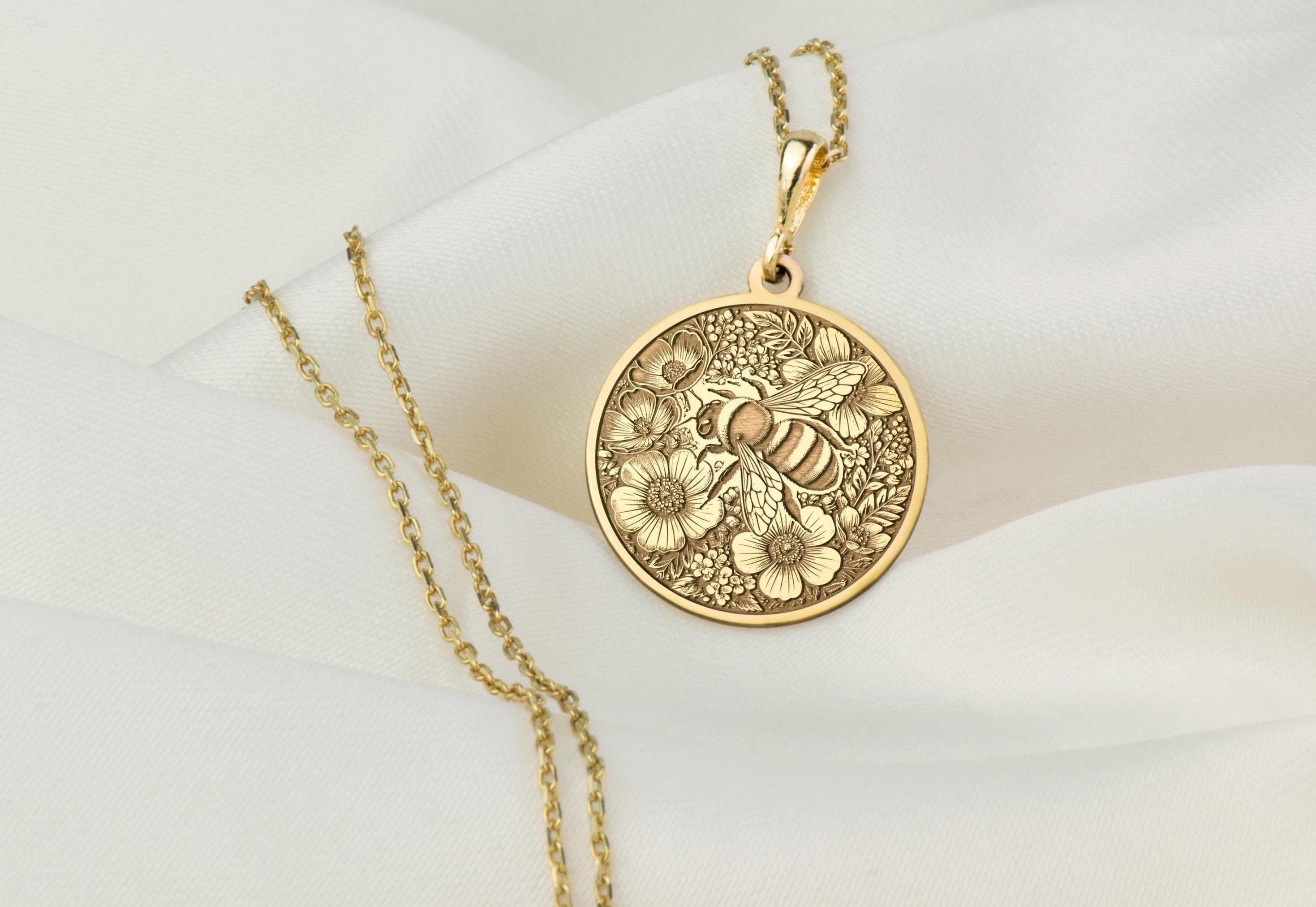 14K Solid Gold Bee Necklace, Floral Animal Pendant - Etsy display picture 1