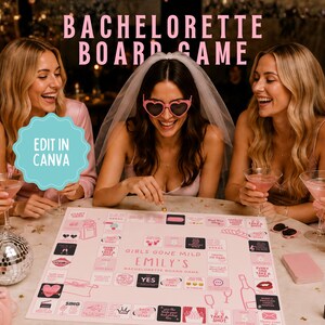 Może przedstawiać: Kwadratowa gra planszowa zatytułowana BACHELORETTE BOARD GAME z jasnoróżowym tłem oraz różnymi polami gry zawierającymi tekst i ikony. Na środku planszy znajduje się napis EMILY'S BACHELORETTE BOARD GAME wykonany różowymi i czarnymi literami.