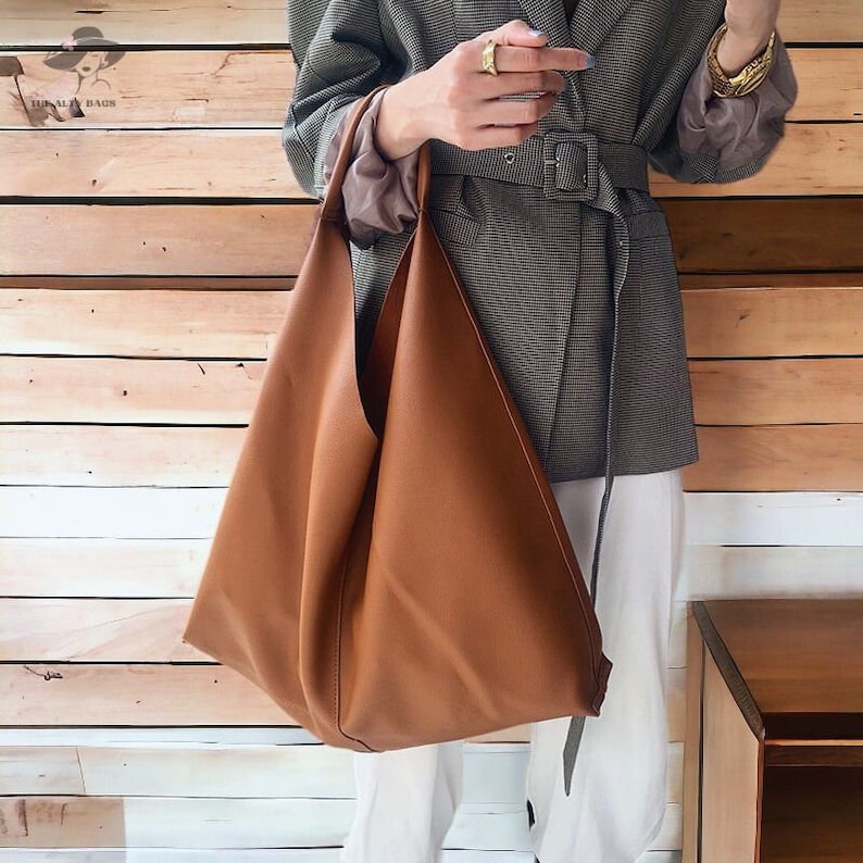 Tote Bag vs Shoulder Bag: Which One is Best Style For You
