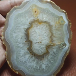 Polished Banded Agate Stone: Natural Gemstone Display Piece (115x95x6mm, 584 Carat