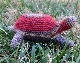 Animal relleno de ganchillo hecho a mano de tortuga adolescente, producto terminado NO es un patrón