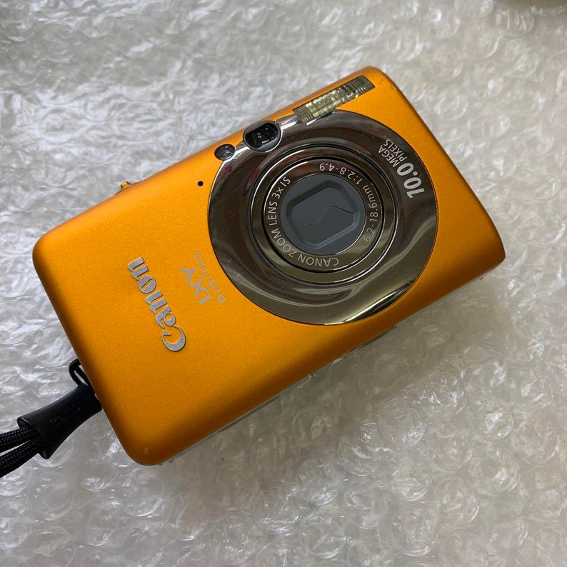 Canon IXY DIGITAL 110 IS Digital Camera Pink / Retro Digital Camera