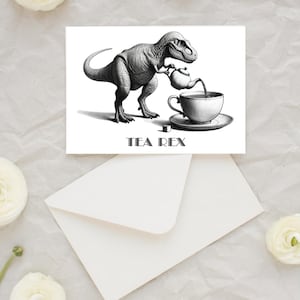 Lustige Dino Postkarte „TEA REX“ – Hochwertige Grußkarte mit Glanz-Finish – Wählbare Rückseite – Personalisierbar