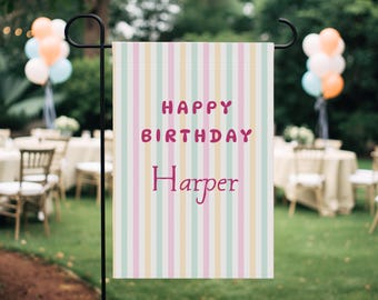 Bandiera di buon compleanno per il giardino, Cartello di compleanno personalizzato per il giardino, Striscione per feste a righe con colori pastello e nome del bambino personalizzato, Cartello di benvenuto in tessuto personalizzato