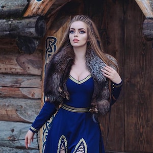 Viking Valor Blue Dress: Nordic Warrior Maiden Costume Cosplay Outfit