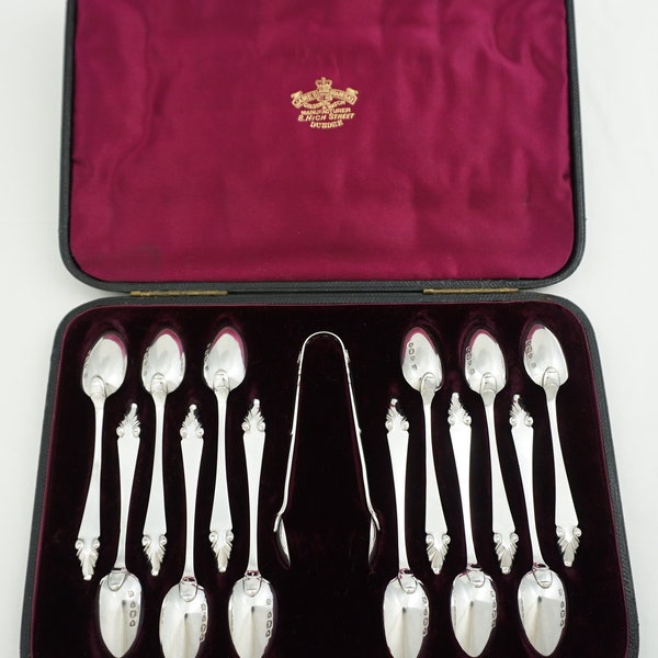 Twelve Teaspoons + Tongs, Victorian Cast Sterling Silver, Thomas Bradbury, London 1893, 109mm, silver 183g.