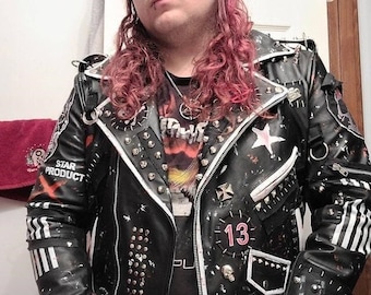Chaqueta de cuero estilo rockero con tachuelas estilo punk, parches para hombre estilo motociclista steampunk