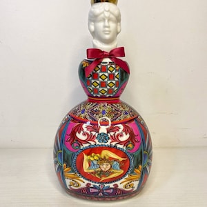 Oil or vinegar bottle. 1 L. Porcelain bottle in Sicilian style. High quality Italian porcelain.  Manufacturer Baci Milano.